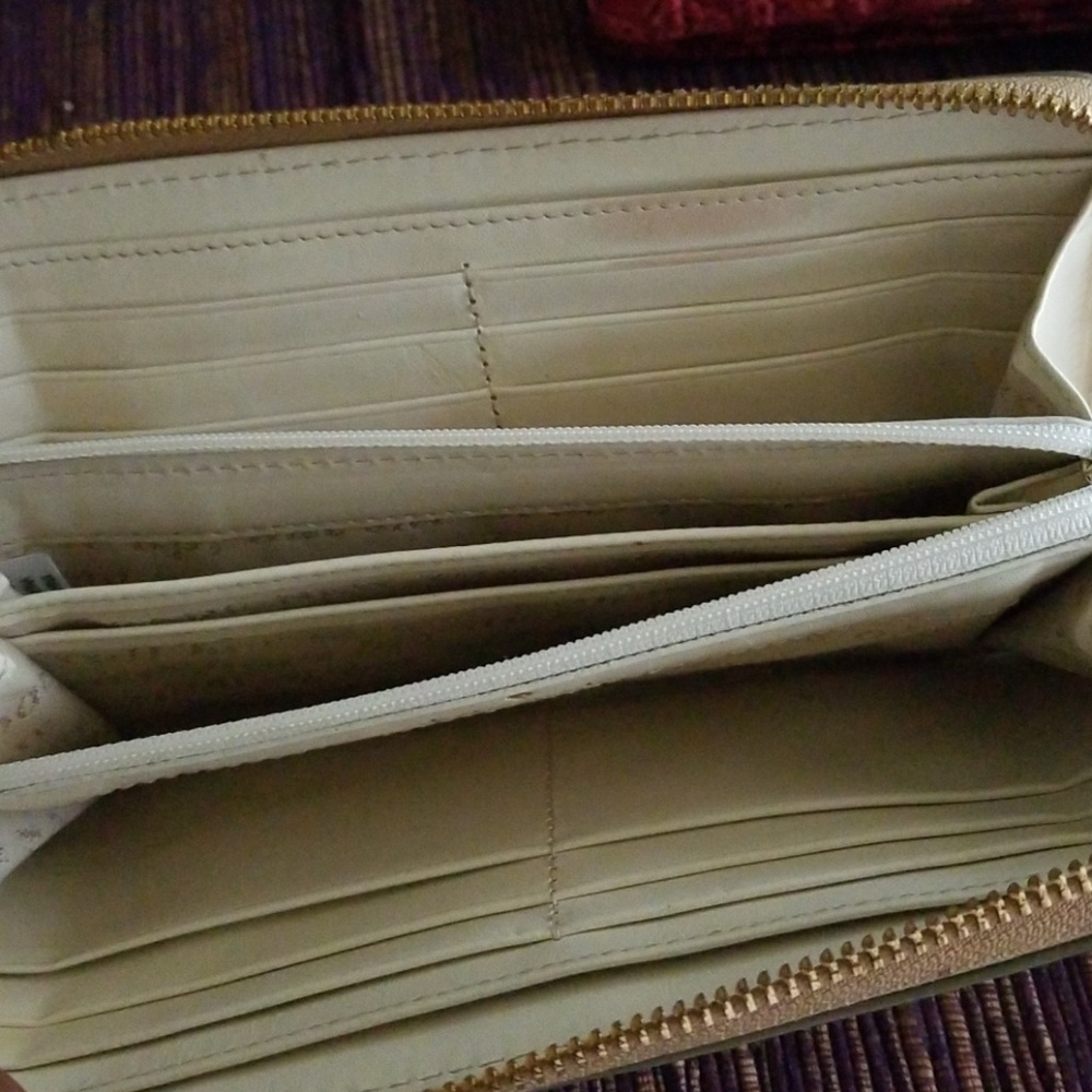 Kate Spade Wallet (Harrison) - Picture 3 of 8
